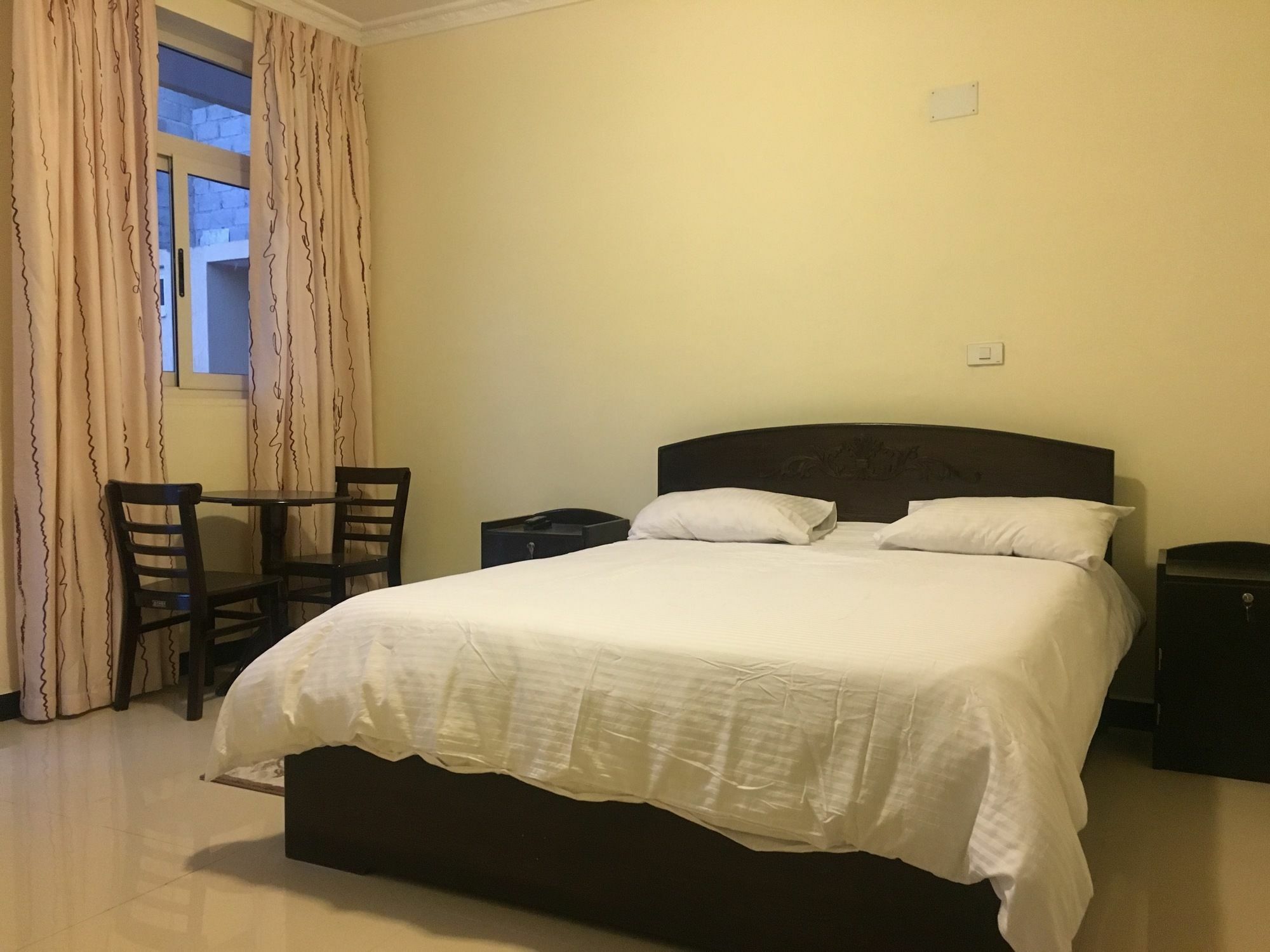 Cheers Bed & Breakfast Addis Abeba Exterior foto